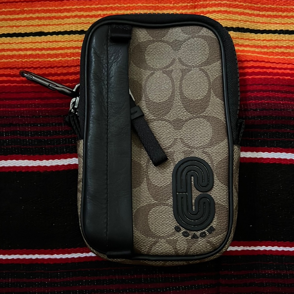 Coach hybrid pouch
